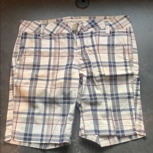 Aeropostale plaid Bermuda shorts size 3/4